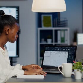 femme-entrepreneure-creation-site-wordpress-divi