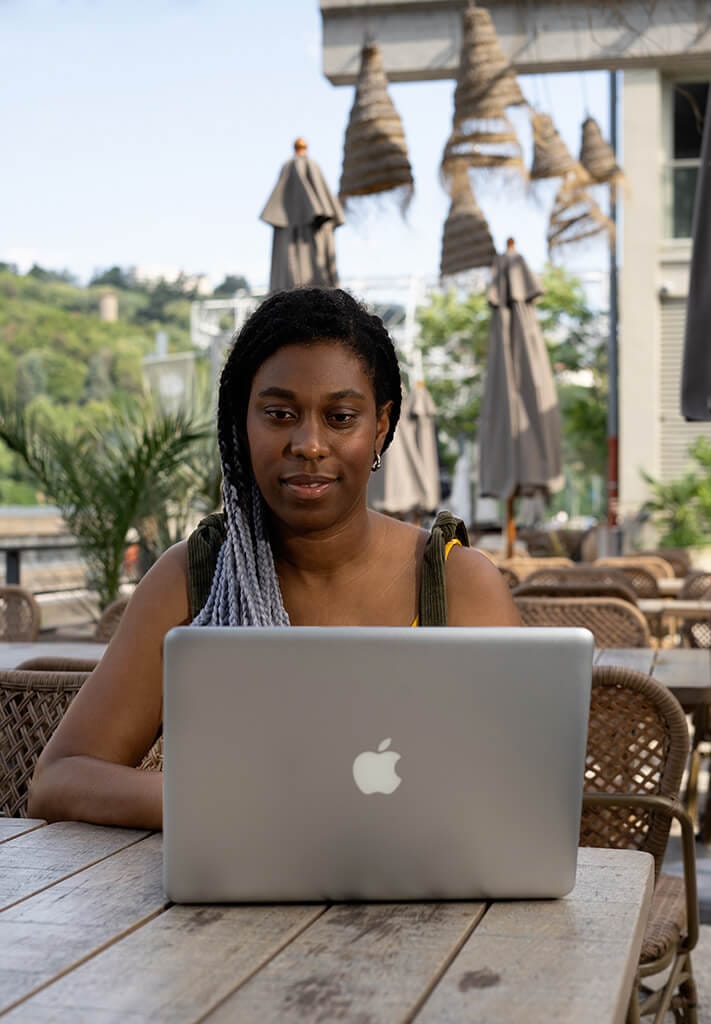 Lydia-polienor-activateur-france-Num-ordinateur